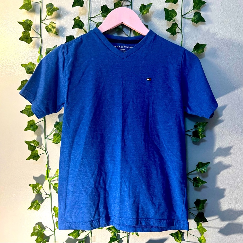 🛍️ Tommy Hilfiger Boys medium T-Shirt  🛍️